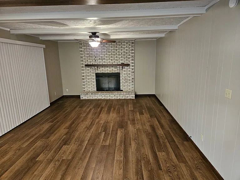 4640 Woodshire Dr — Photo 4