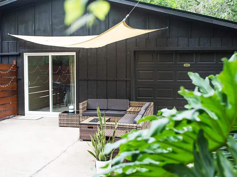 3 Valencia St — Photo 22