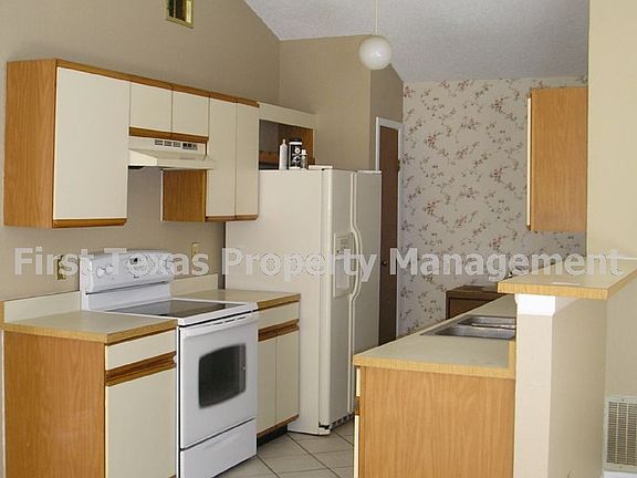 3rd image of 238 Teakwood Ln