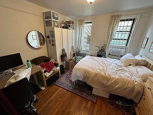 2nd image of 125 Stanton St APT 3