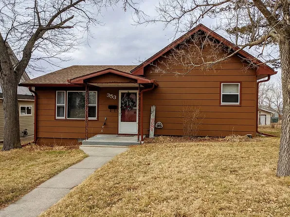 353 Lake St, Chadron, NE 69337