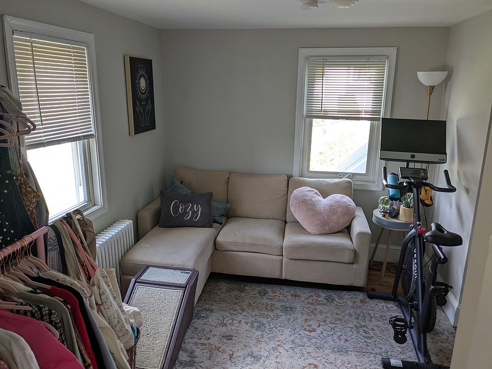 1st image of 981 2nd St #A