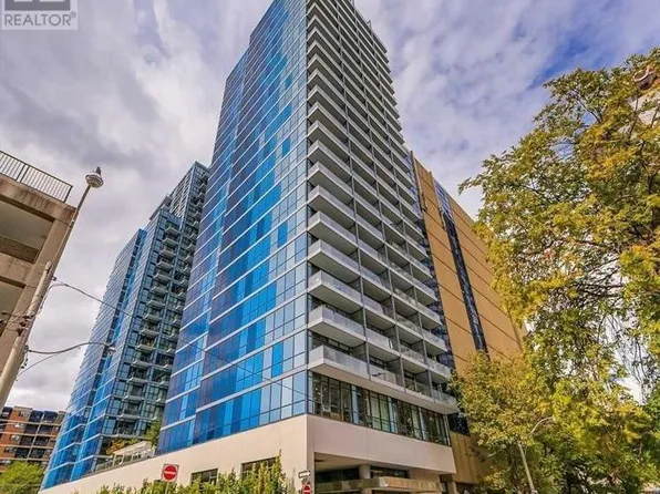 210 Simcoe St #1912, Toronto, ON M5T 0A9