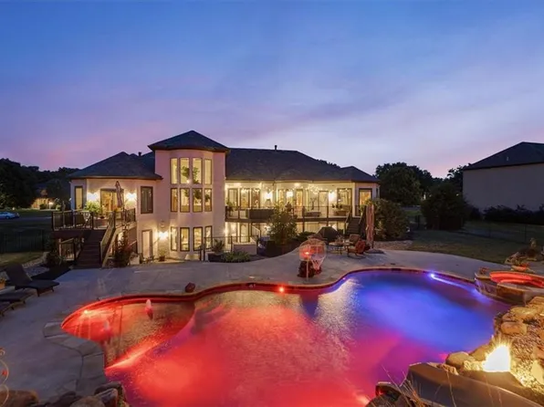 15348 Carter St, Overland Park, KS 66221