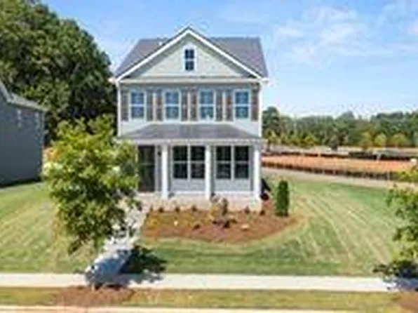 906 Stow Ln, Monroe, GA 30655