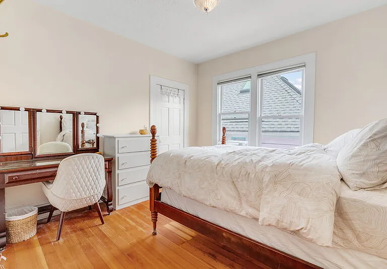 14 SW Whitaker St — Photo 23