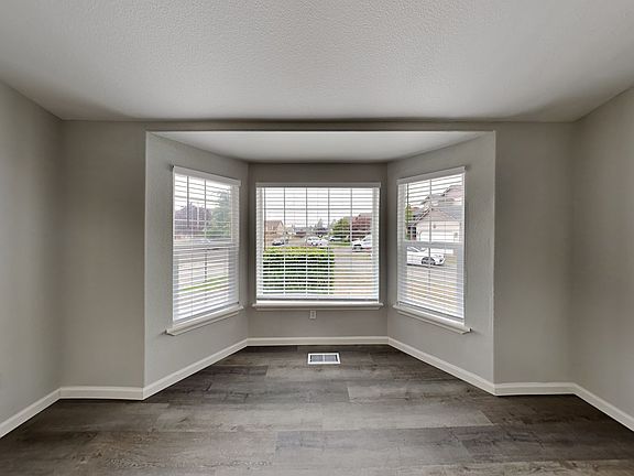 4th image of 19801 17th Avenue Ct E