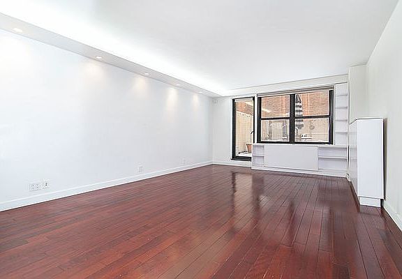 2nd image of 7 E 14th St APT 222