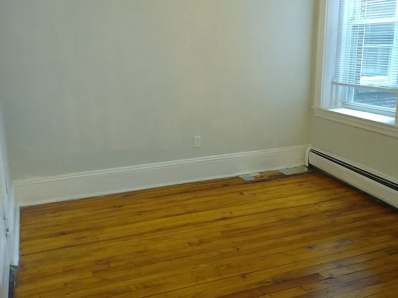 4 bed, 1200 sqft, $5,350 — Photo 4