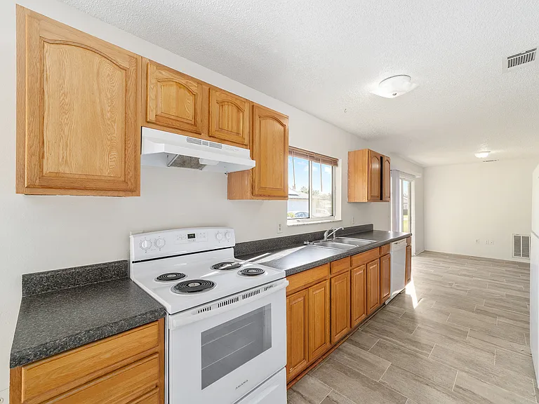 325 Oak Track Crse — Photo 15