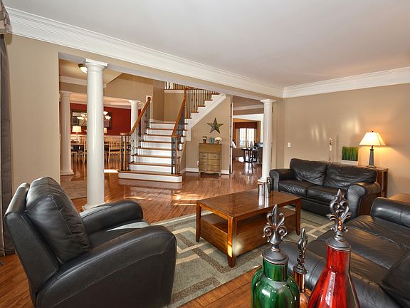 5th image of 7156 Southampton Ln