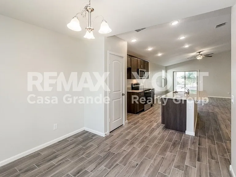 803 W Jardin Dr — Photo 6