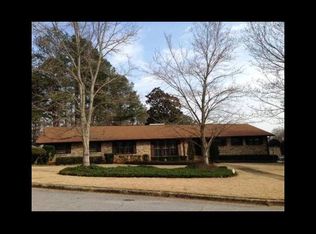 905 Fernhill Ct, Northport, AL 35473