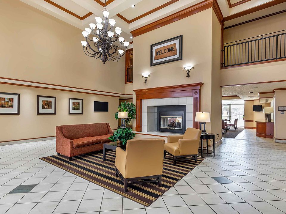 Lobby and Guest Check-in