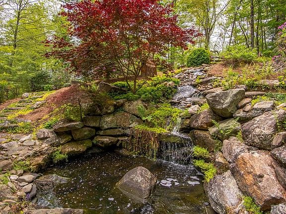 2nd image of 39 Red Bud Ct