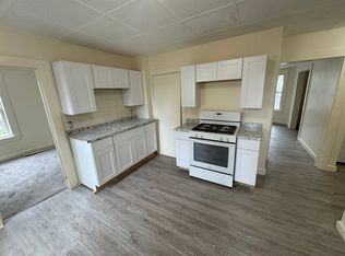 86 Agawam St, Lowell, MA 01852