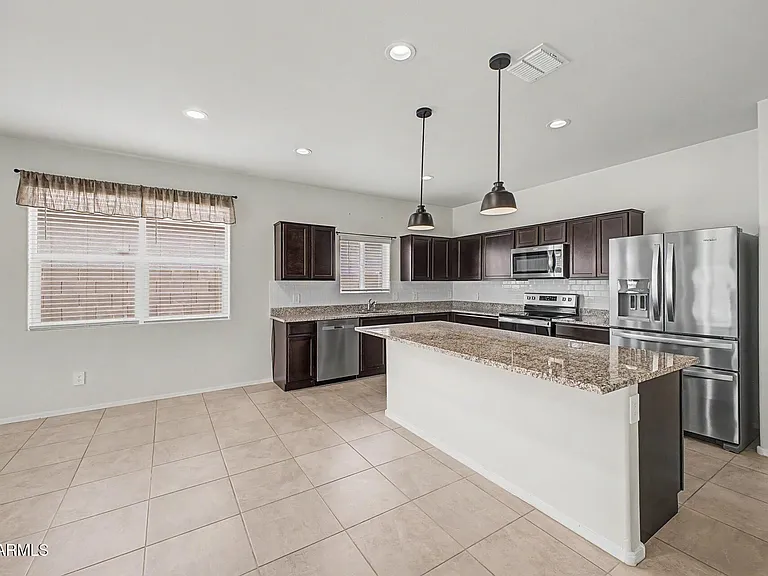 18363 W Whispering Wind Dr — Photo 5