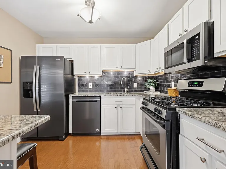 3105 Danbury Ct — Photo 6