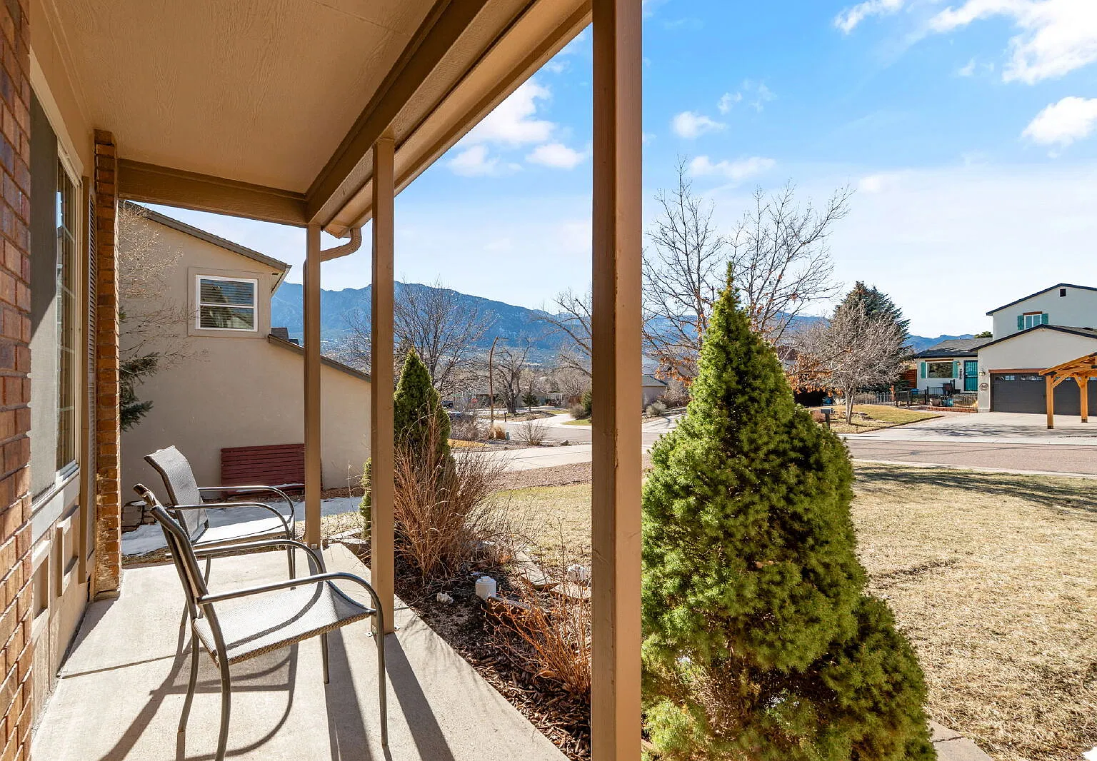 3 bed, 2.0 bath, 1831 sqft, $2,600 — Photo 4