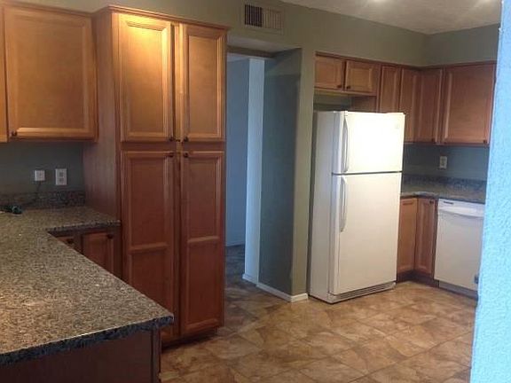 5th image of 12417 Grand Ct NE