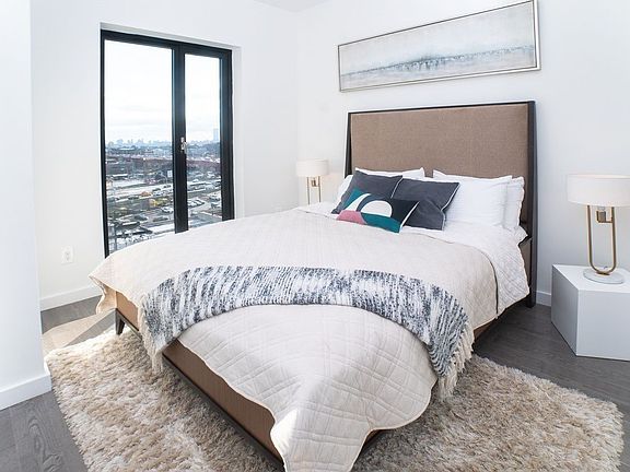 5th image of 1139 49th Ave APT 1008