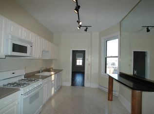 1223 N Calvert St APT 2, Baltimore, MD 21202