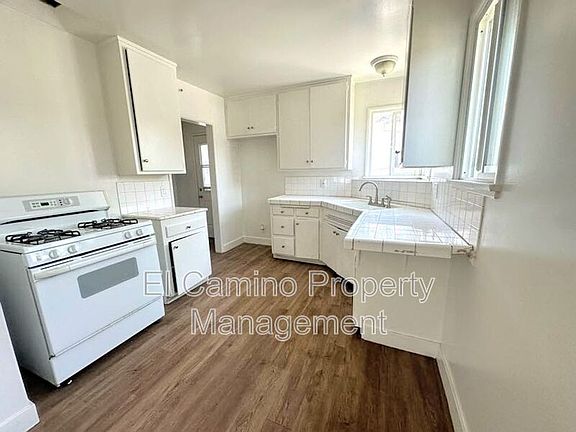 3rd image of 325 W Spruce Ave