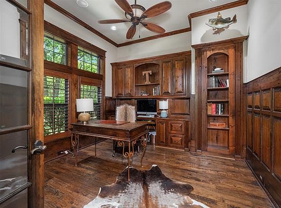 4th image of 1004 Thornridge Ct