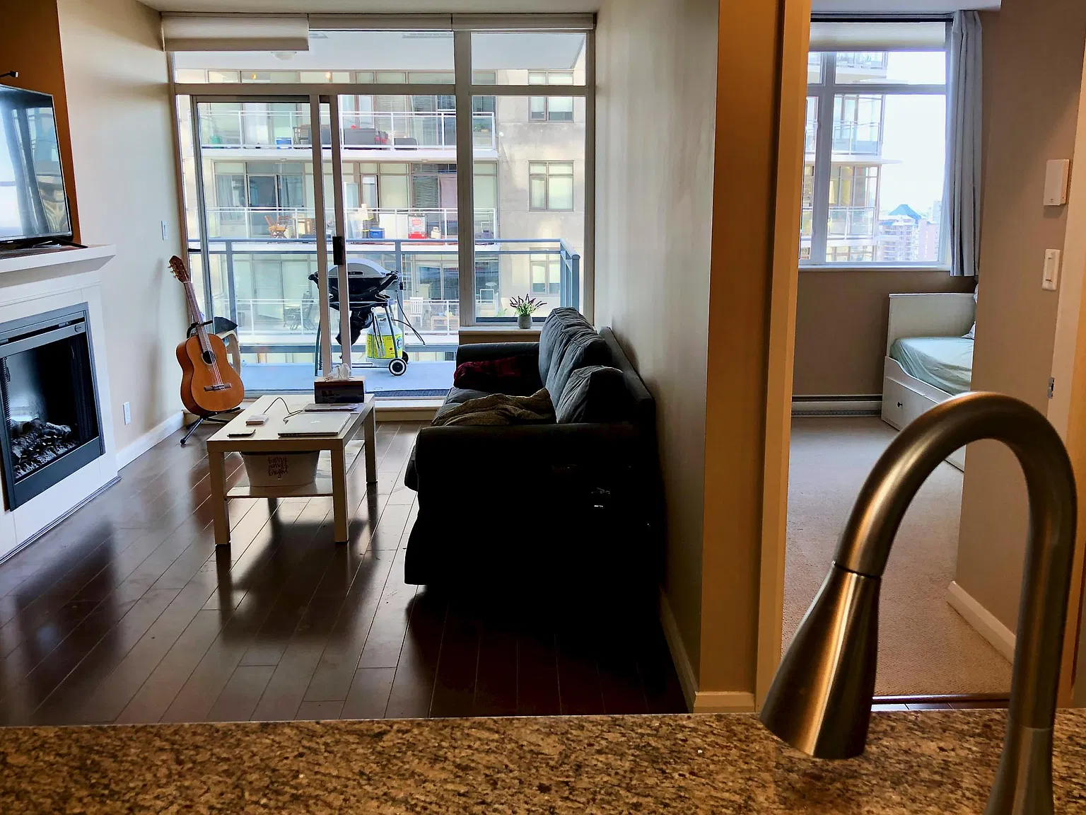 2 bed, 830 sqft, $2,700 — Photo 2