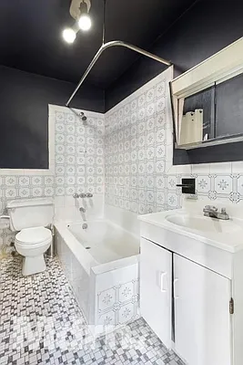 Rented by Mdrn Residential | media 8