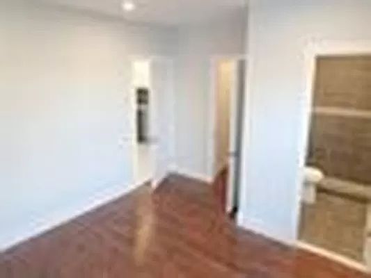 5th image of 131-15 Mathewson Ct #2FAM