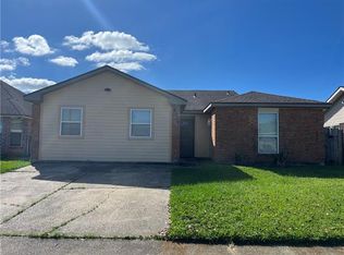 6930 Ridgefield Dr, New Orleans, LA 70128