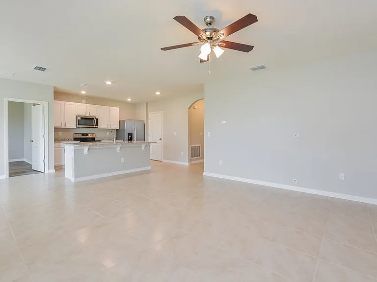 3905 Crimson Clover Dr — Photo 6