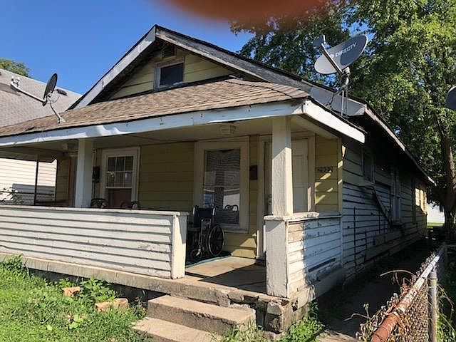 2nd image of 2922 W 10th St