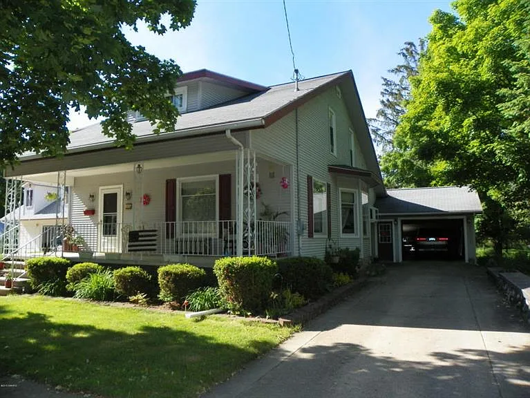 406 Rust Ave photo 1