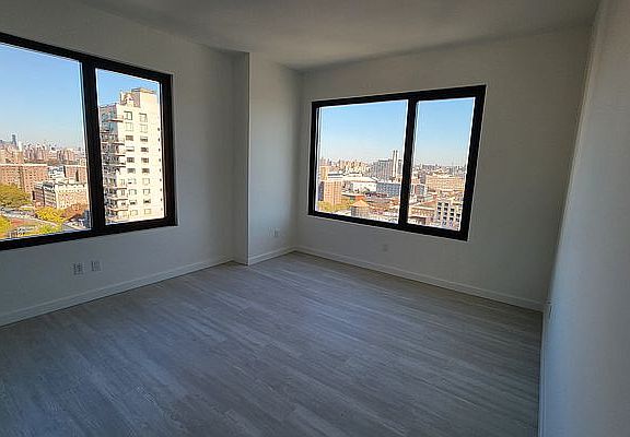 4th image of 22 Chapel St APT 17A