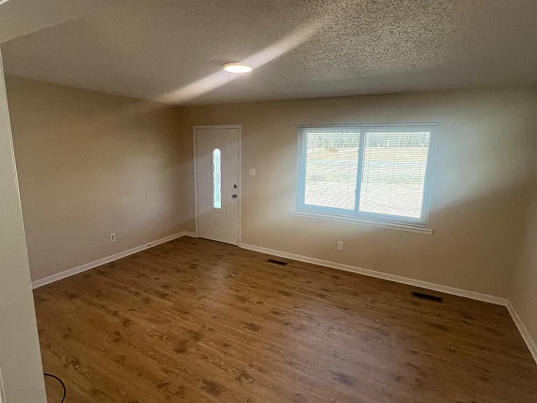 4580 Rainbow Dr — Photo 11
