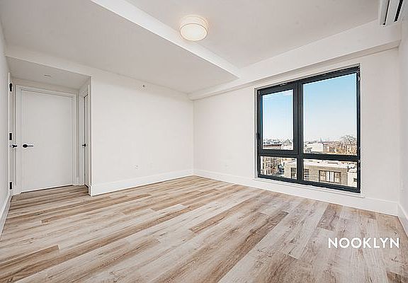 4th image of 1510 Gates Ave #503