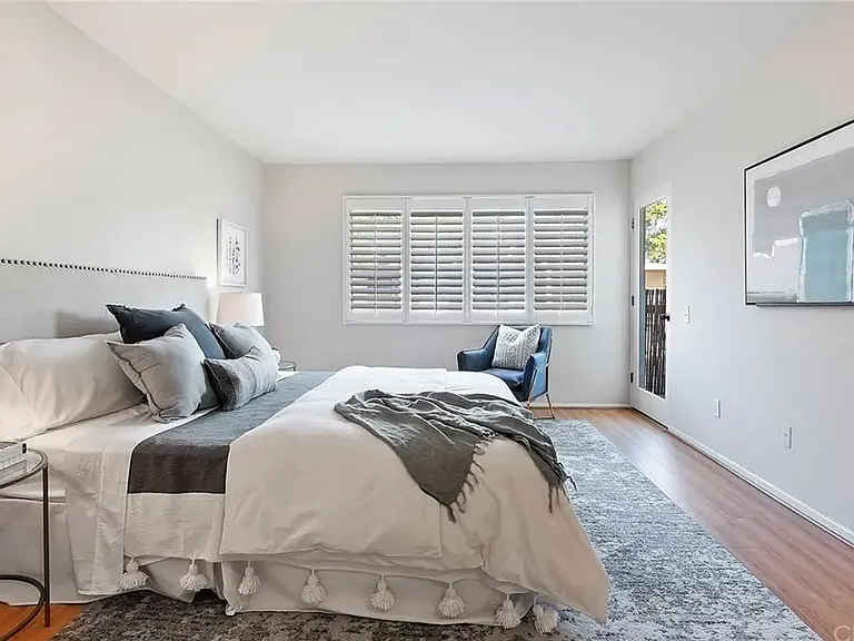 497 El Molino Ave #204 — Photo 13