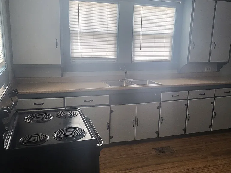 15 N Zetterower Ave #1 — Photo 4