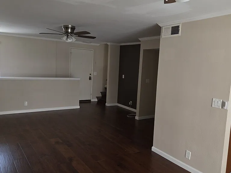 116 Chapel Ave — Photo 3
