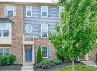 232 Thornapple Ln, Cranberry Township, PA
