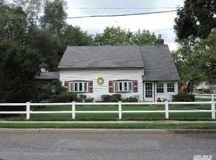 2521 5th St, East Meadow, NY 11554