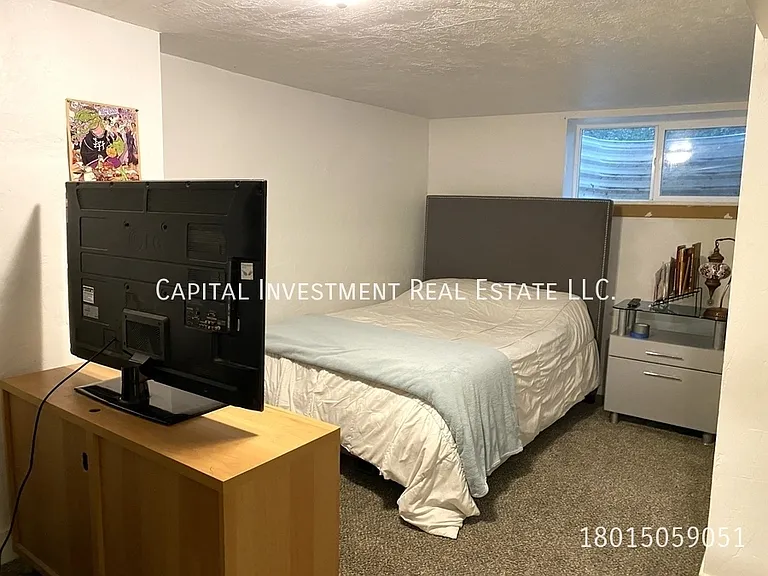 777 E Redondo Ave — Photo 16