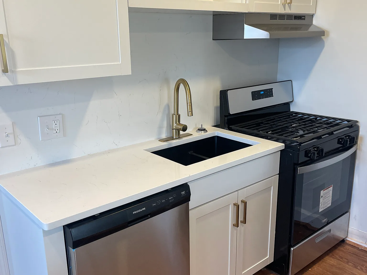 2 bed, $1,695 — Photo 2