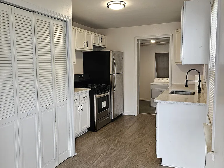 14219 Knox Ave — Photo 8