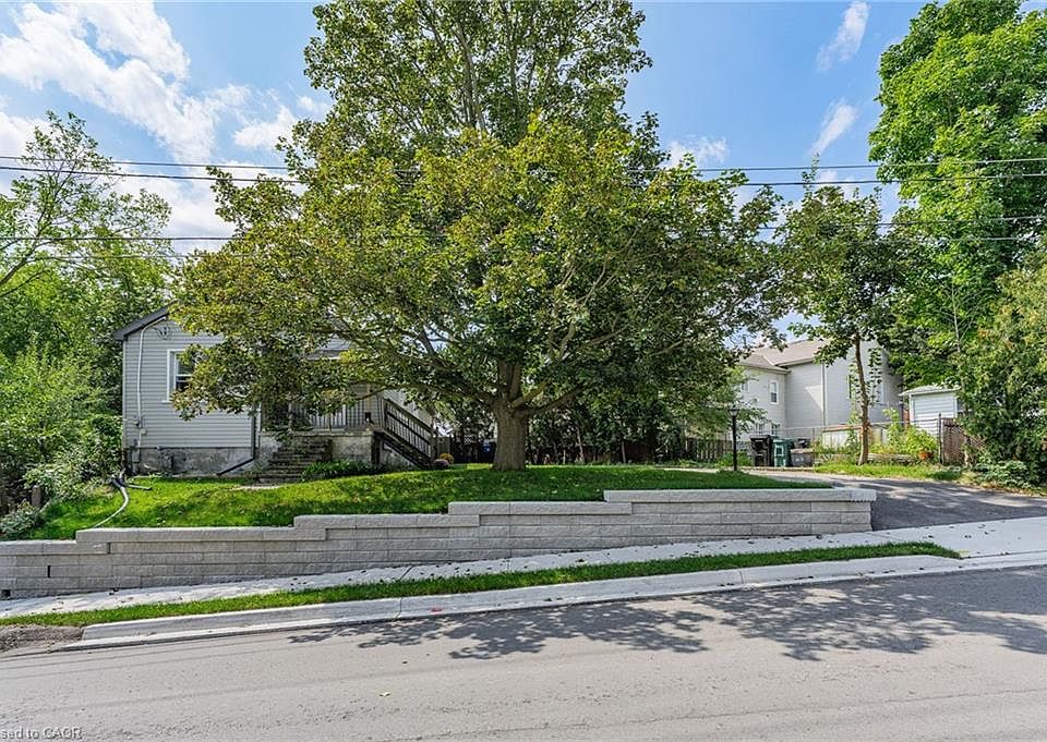1st image of 15 Kerr St