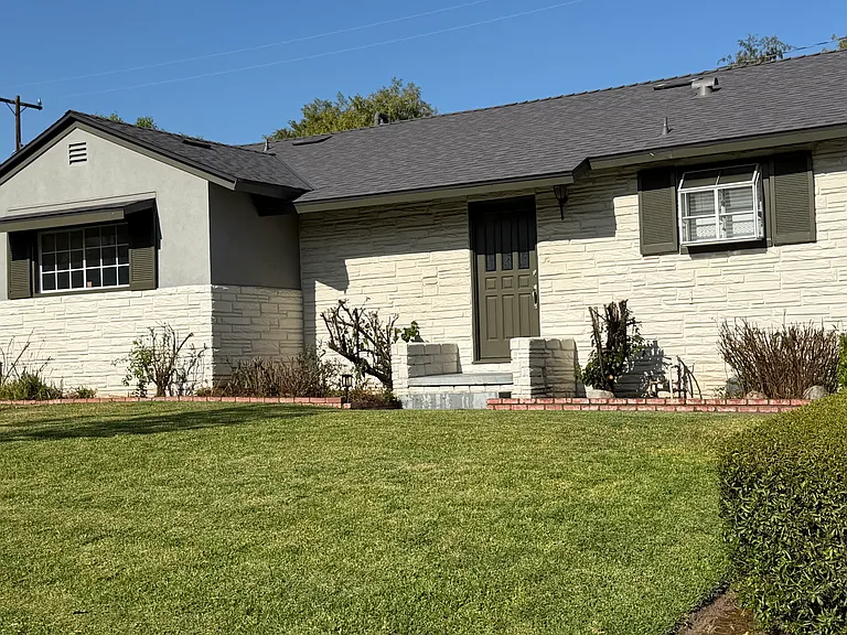 226 Poinsettia Ave — Photo 1