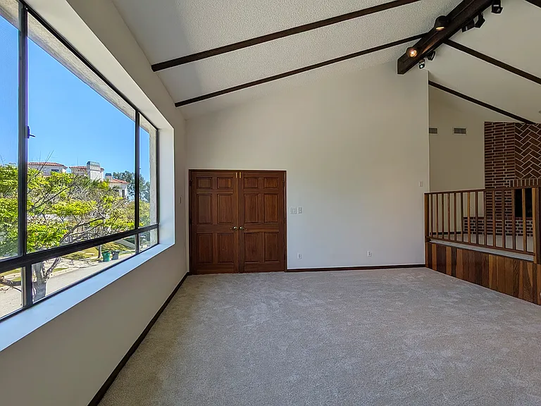 545 Hillgreen Dr — Photo 29