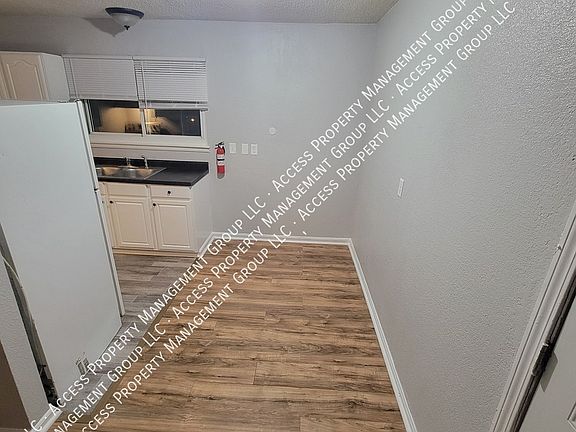 5th image of 525 N Arlington St #D5